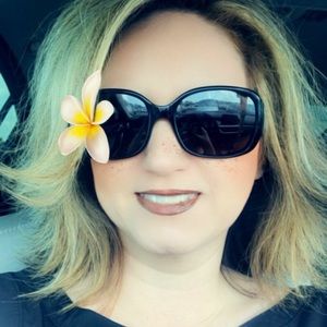 Meet your Posher, Kelli